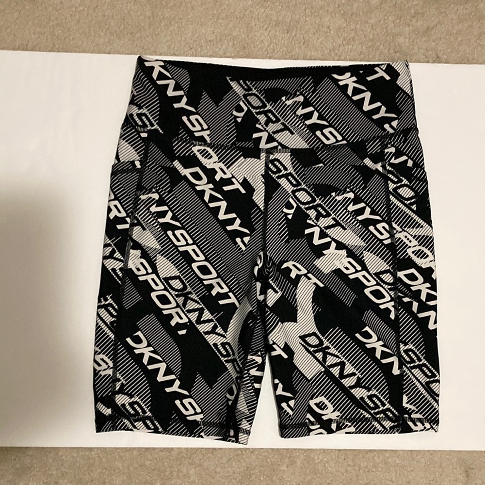 DKNY Sport Women Black & White Athletic Shorts Size L  74%polyester 26% Elastane